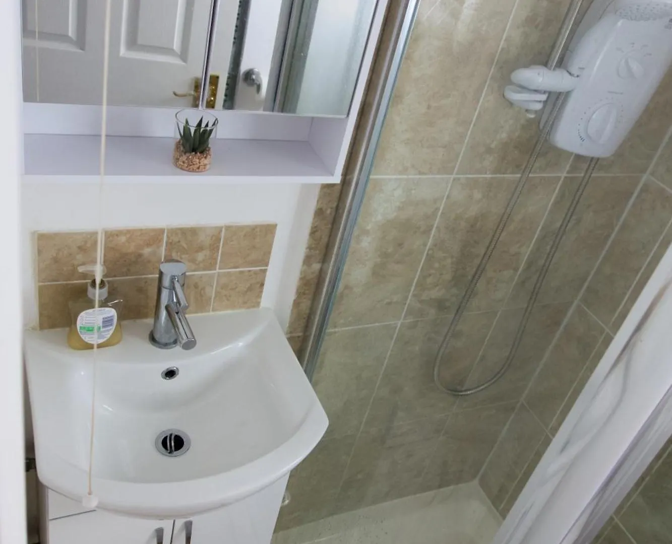 Studio Apartment - The Sapphire GLOUCESTERSHIRE 0*,