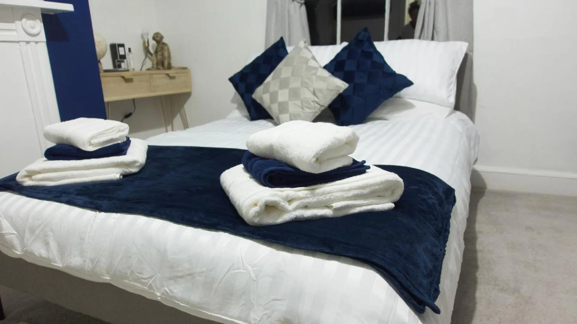 Studio Apartment - The Sapphire GLOUCESTERSHIRE