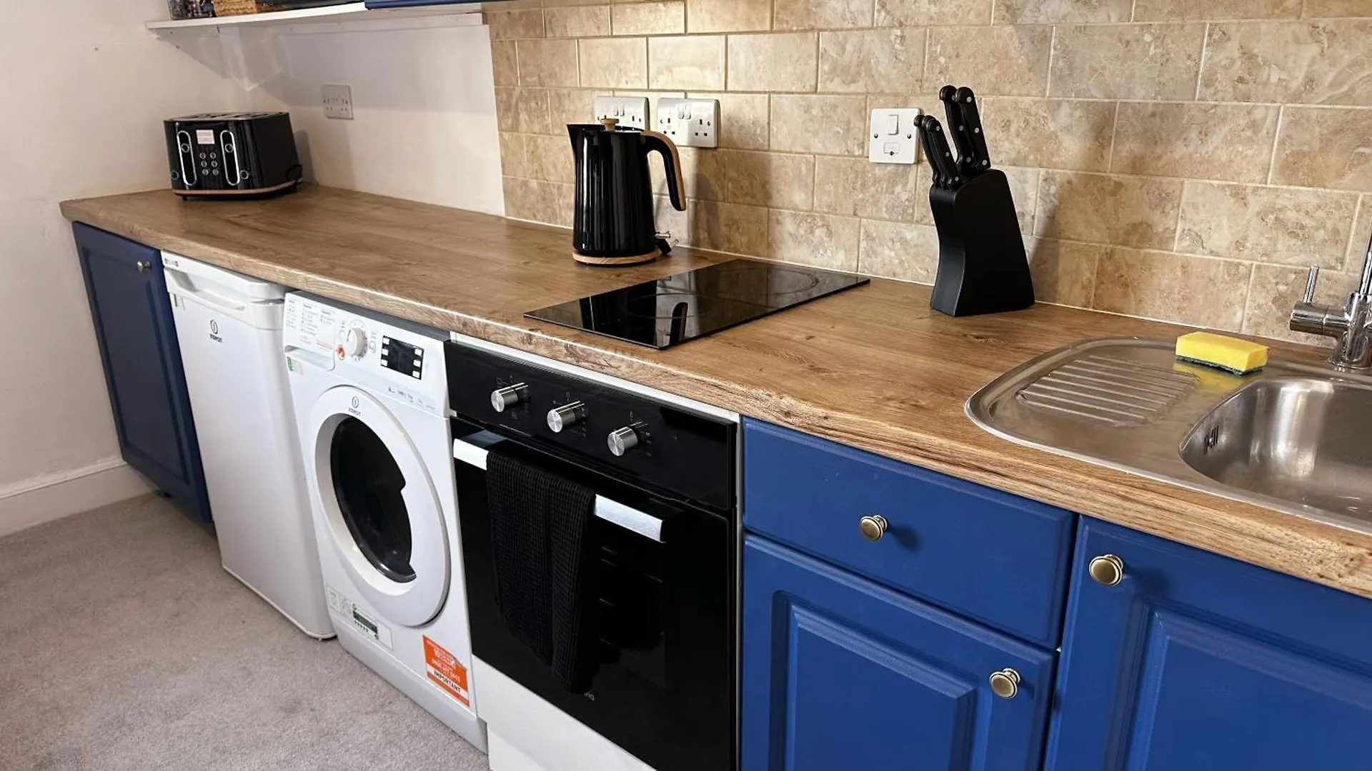 Studio Apartment - The Sapphire GLOUCESTERSHIRE 0*,